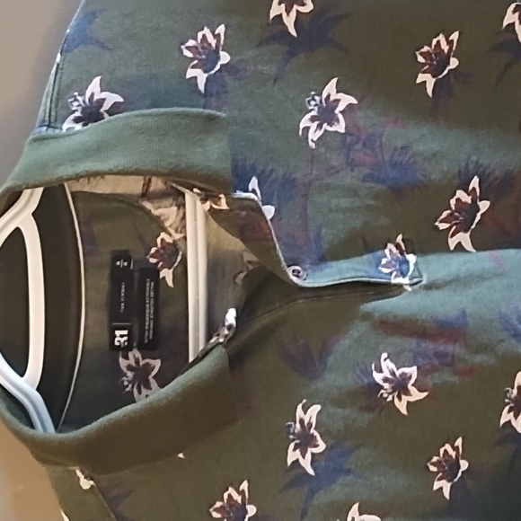 Le31  olive Green Men's Polo (size med) - Picture 3 of 4